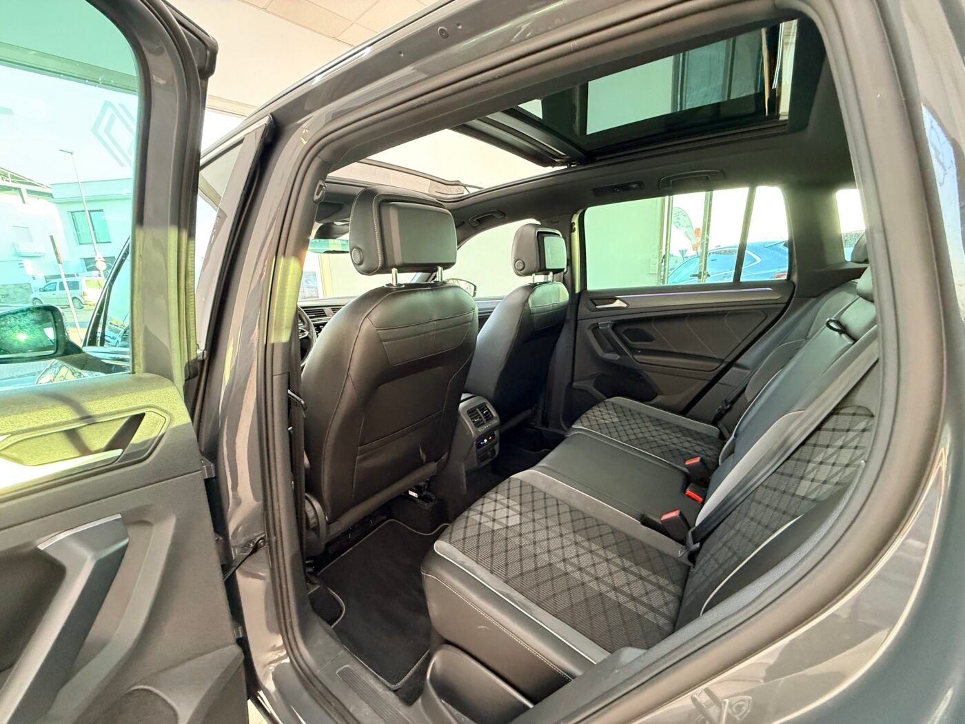 VOLKSWAGEN Tiguan RLine 2.0 TDI DSG