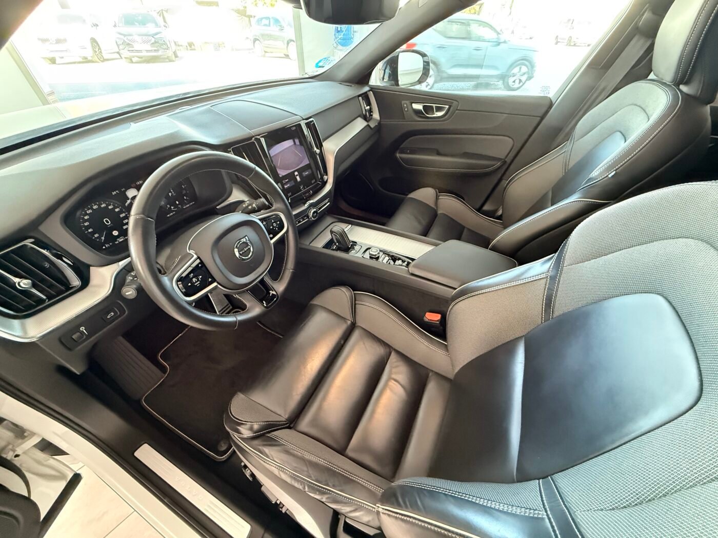 VOLVO XC60 B4 D AWD RDESIGN AUTO