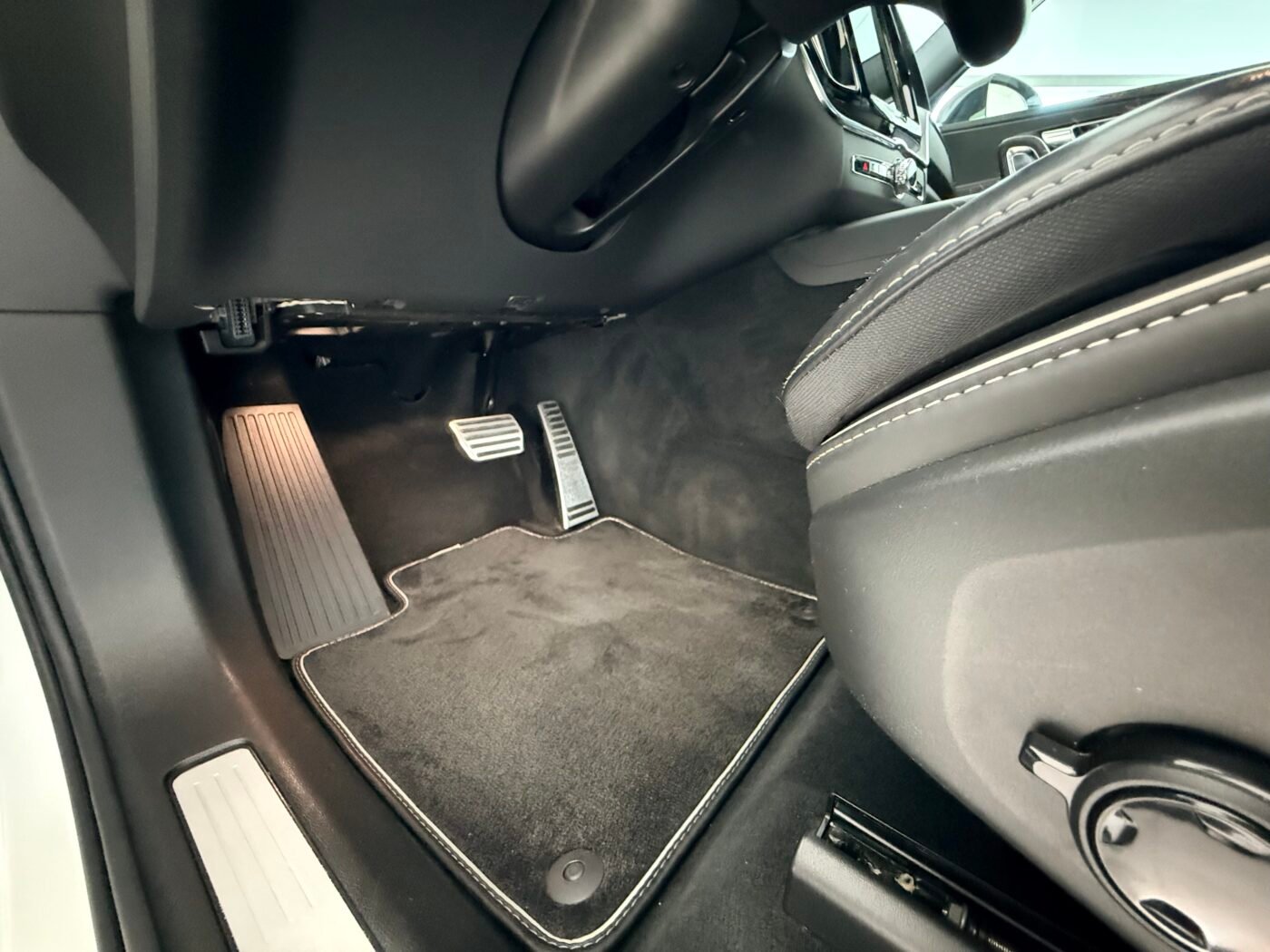 VOLVO XC60 B4 D AWD RDESIGN AUTO