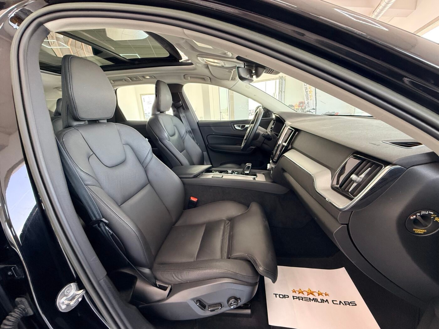 VOLVO XC60 2.0 B4 D Plus Dark Auto