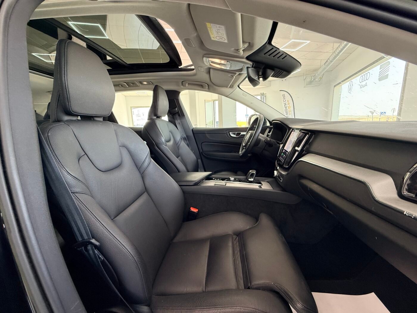 VOLVO XC60 2.0 B4 D Plus Dark Auto