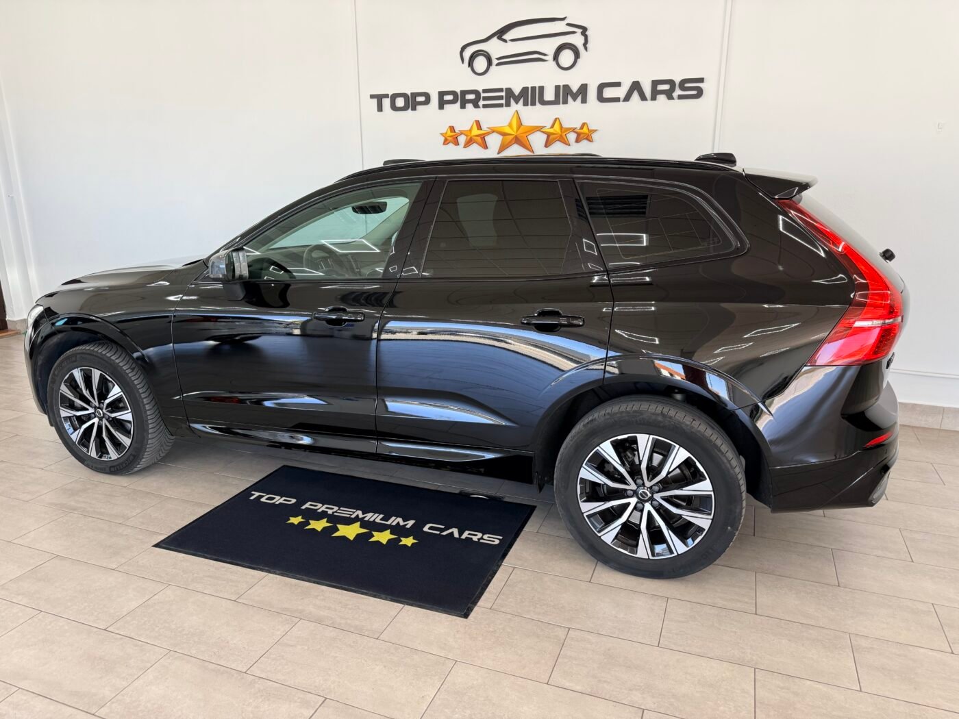 VOLVO XC60 2.0 B4 D Plus Dark Auto
