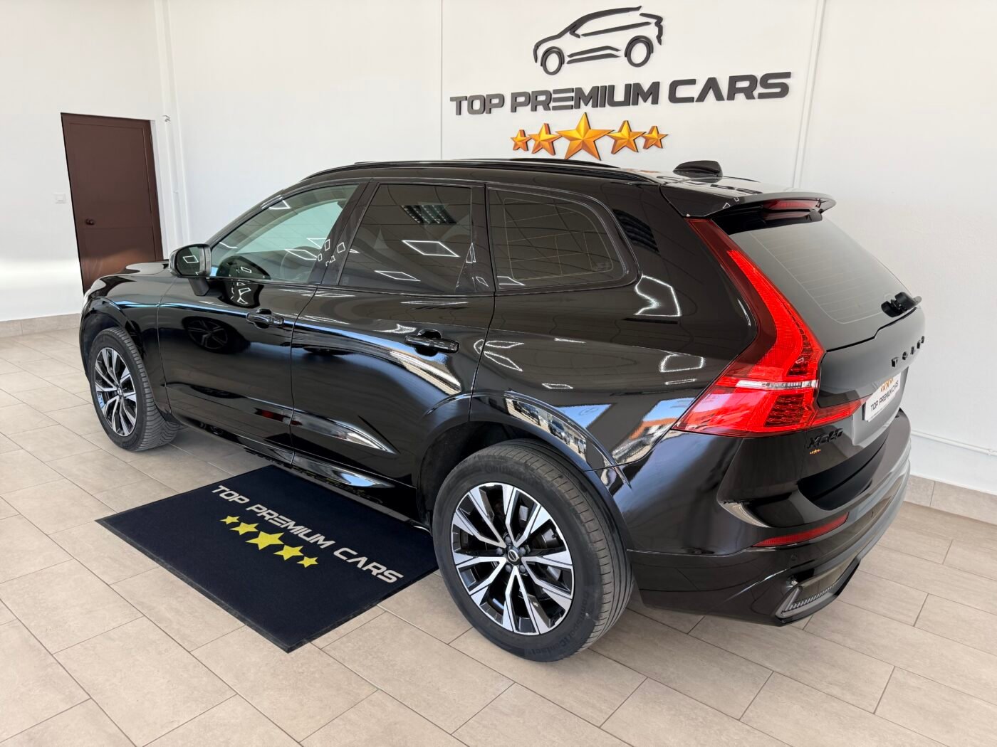 VOLVO XC60 2.0 B4 D Plus Dark Auto