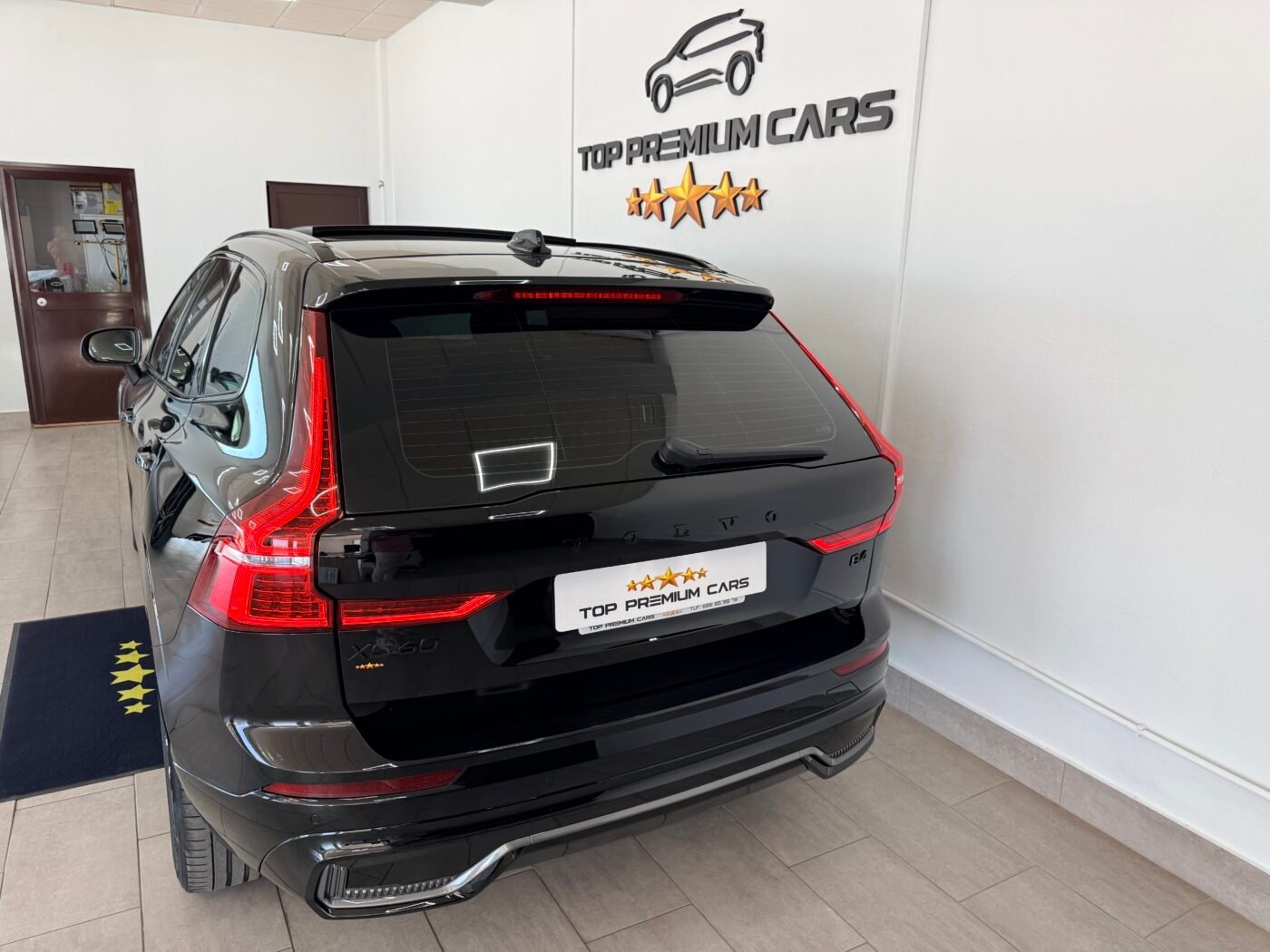 VOLVO XC60 2.0 B4 D Plus Dark Auto
