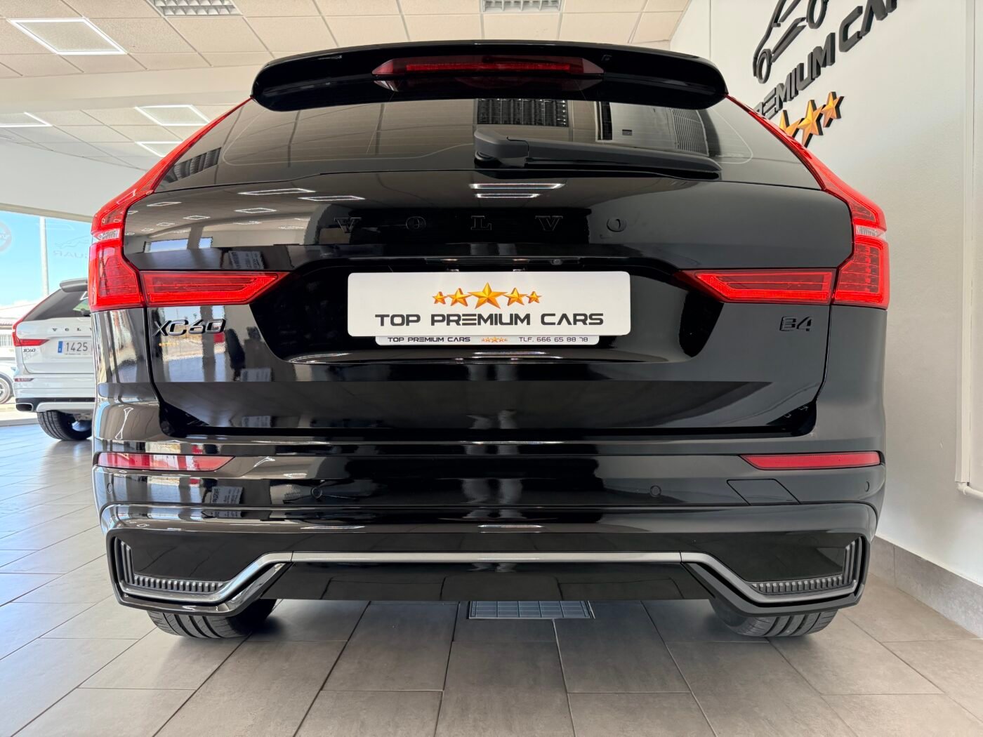 VOLVO XC60 2.0 B4 D Plus Dark Auto