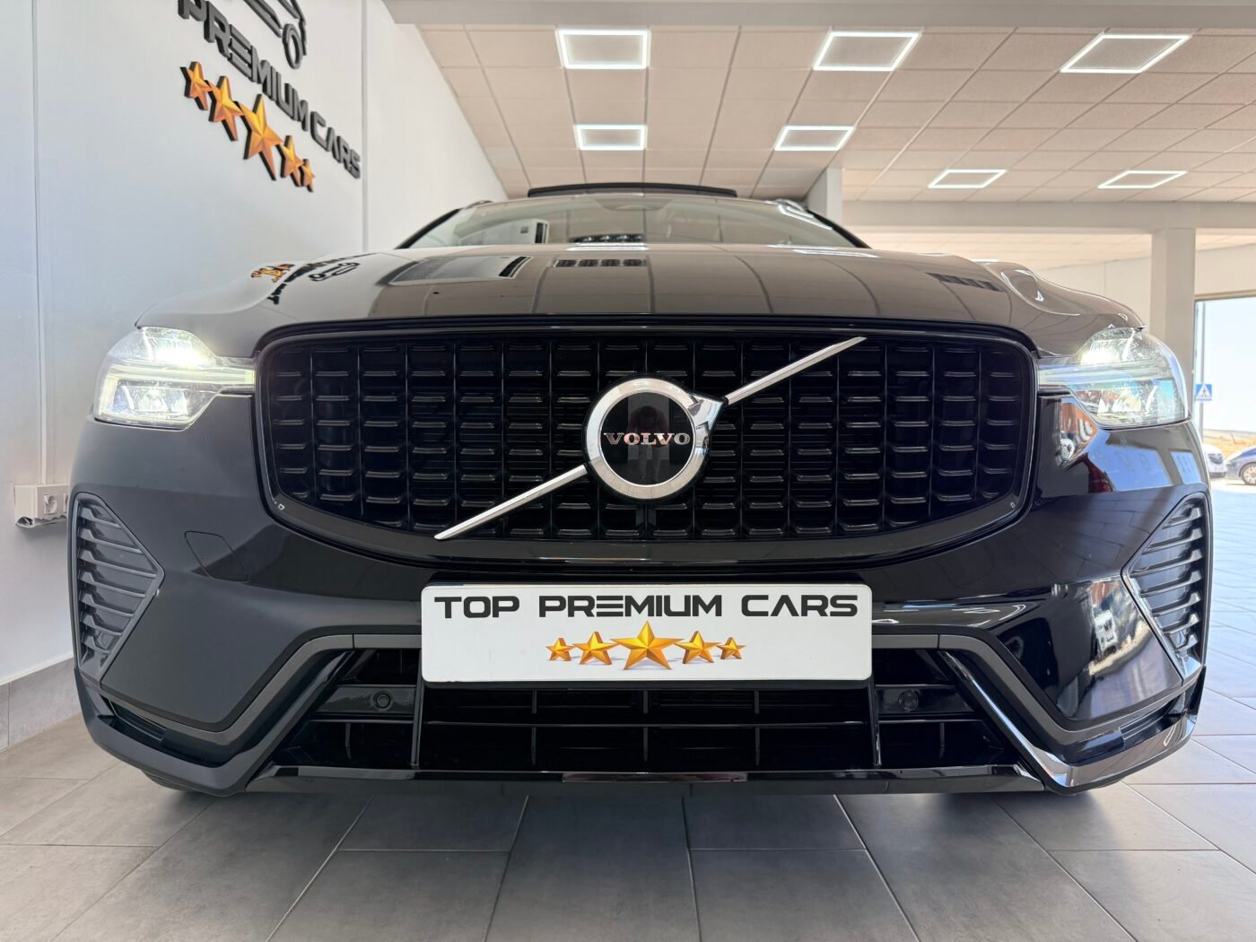 VOLVO XC60 2.0 B4 D Plus Dark Auto