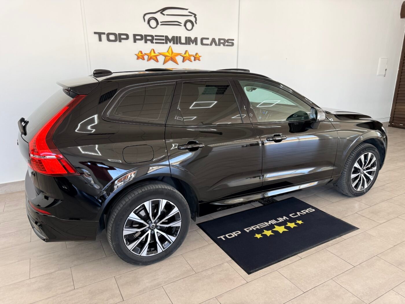 VOLVO XC60 2.0 B4 D Plus Dark Auto