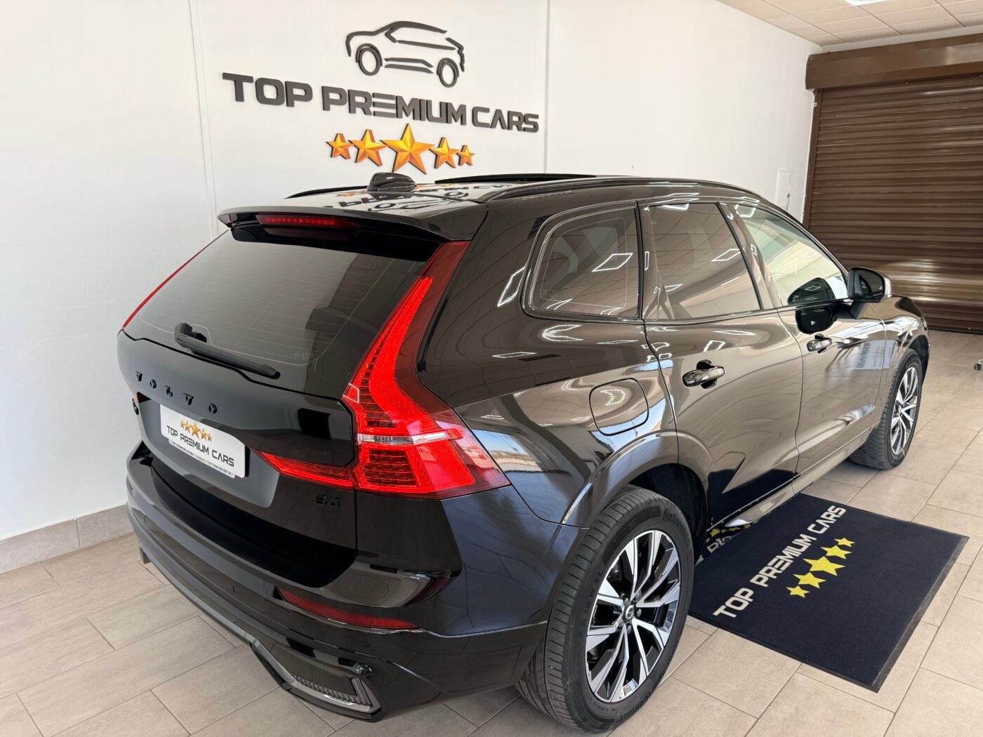 VOLVO XC60 2.0 B4 D Plus Dark Auto