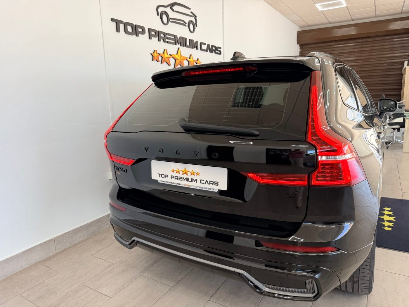 VOLVO XC60 2.0 B4 D Plus Dark Auto